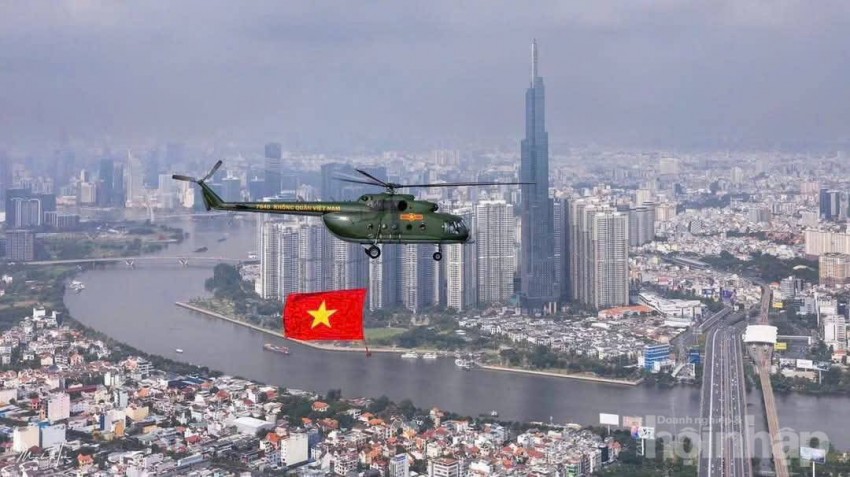 Mãn nhãn màn tổng duyệt trên không chào mừng kỷ niệm 50 năm Ngày Giải phóng miền Nam