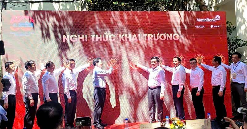 khai trương Trung tâm Báo chí tuyên truyền các hoạt động Kỷ niệm 50 năm Ngày Giải phóng miền Nam, thống nhất đất nước khai trương Trung tâm Báo chí tuyên truyền các hoạt động Kỷ niệm 50 năm Ngày Giải phóng miền Nam, thống nhất đất nước