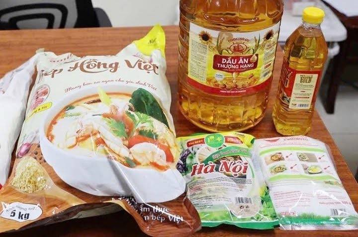 Các sản phẩm hàng giả bị thu giữ. (Ảnh: Công an tỉnh Phú Thọ)