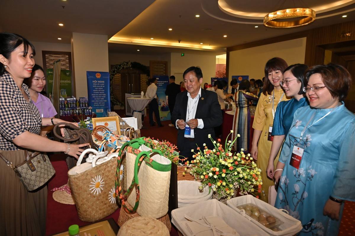 Nhân tố quan trọng góp phần tăng cường quan hệ hợp tác giữa Việt Nam với các nước trên thế giới.