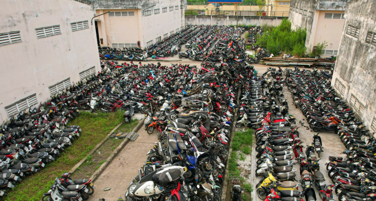 Hình ảnh tại một bãi giữ phương tiện vi phạm trên địa bàn huyện Bình Chánh