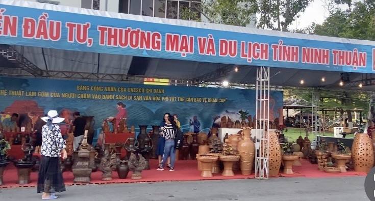 Ninh Thuận: Trung tâm xúc Tiến Đầu tư, Thương mại và Du lịch đem gốm Bàu Trúc quảng bá đến đông đảo du khách