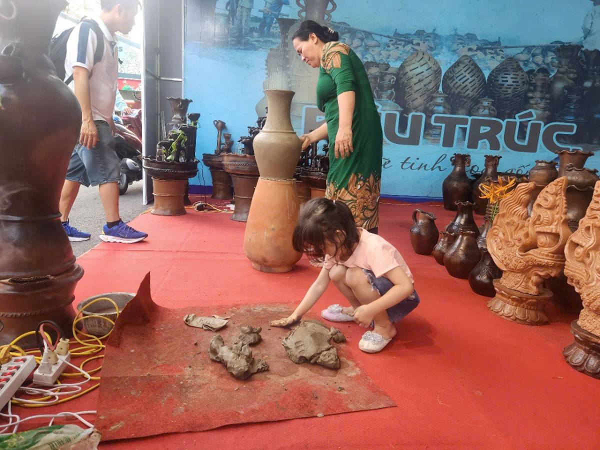 Ninh Thuận: Trung tâm xúc Tiến Đầu tư, Thương mại và Du lịch đem gốm Bàu Trúc quảng bá đến đông đảo du khách