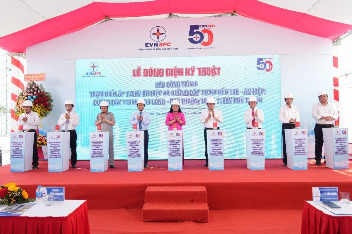 Lãnh đạo Tỉnh ủy, UBND tỉnh Bến Tre và lãnh đạo EVNSPC thực hiện nghi thức đóng điện kỹ thuật các công trình 110kV tại Bến Tre sáng 29/4/2025 Lãnh đạo Tỉnh ủy, UBND tỉnh Bến Tre và lãnh đạo EVNSPC thực hiện nghi thức đóng điện kỹ thuật các công trình 110kV tại Bến Tre sáng 29/4/2025