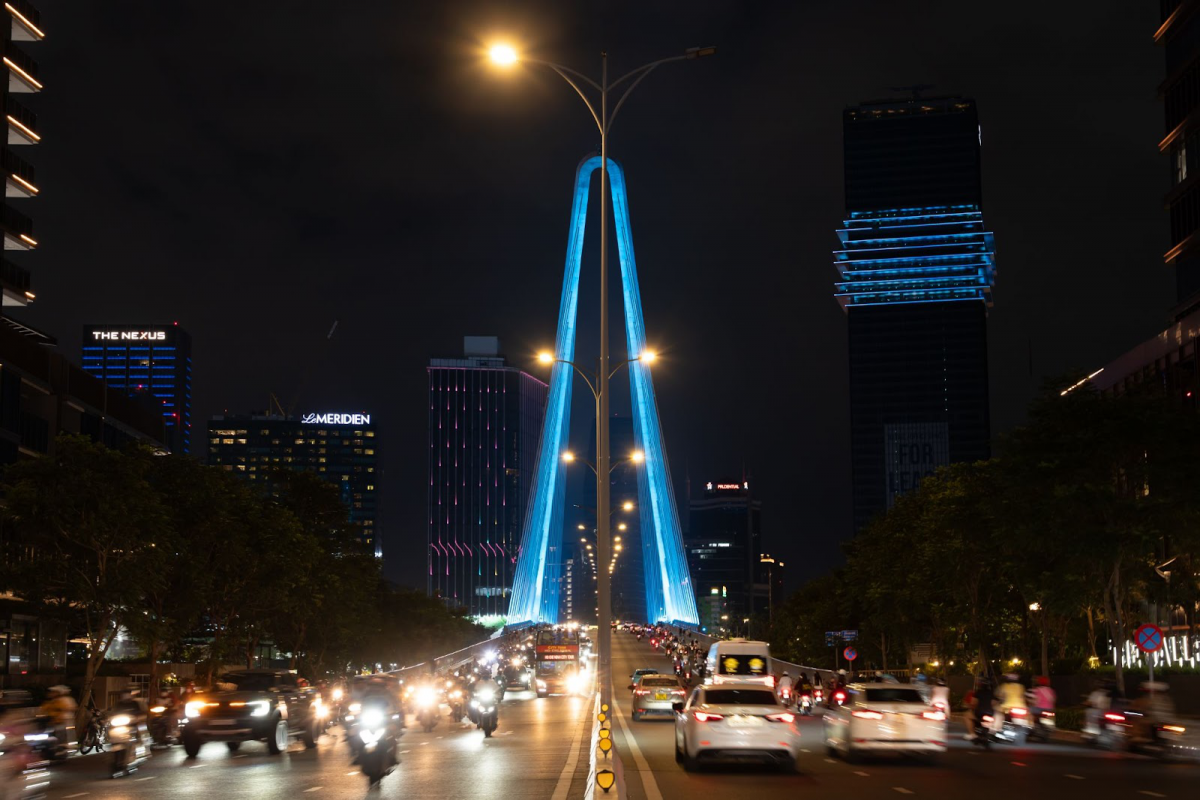 Bừng sáng cầu Ba Son trước đại lễ kỷ niệm 50 năm ngày Giải phóng miền nam