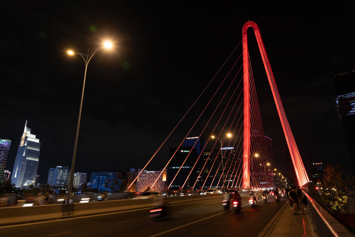 Bừng sáng cầu Ba Son trước đại lễ kỷ niệm 50 năm ngày Giải phóng miền nam