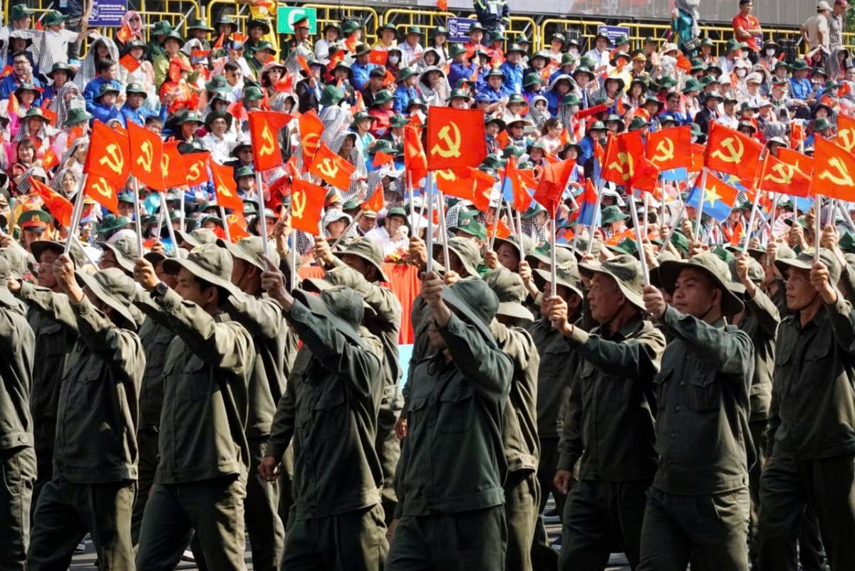 Loạt ảnh ấn tượng về diễu binh diễu hành kỷ niệm 50 năm thống nhất đất nước