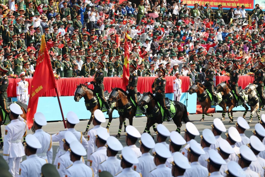 Quân đội Hoàng gia Campuchia vào lễ đài