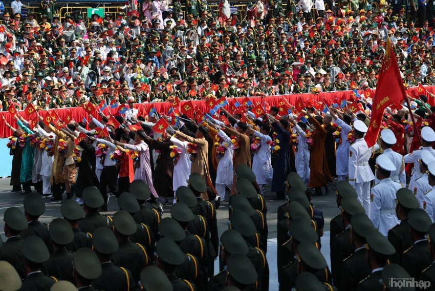 TOÀN CẢNH: Lễ Kỷ niệm, diễu binh, diễu hành 50 năm Ngày Giải phóng miền Nam, thống nhất đất nước