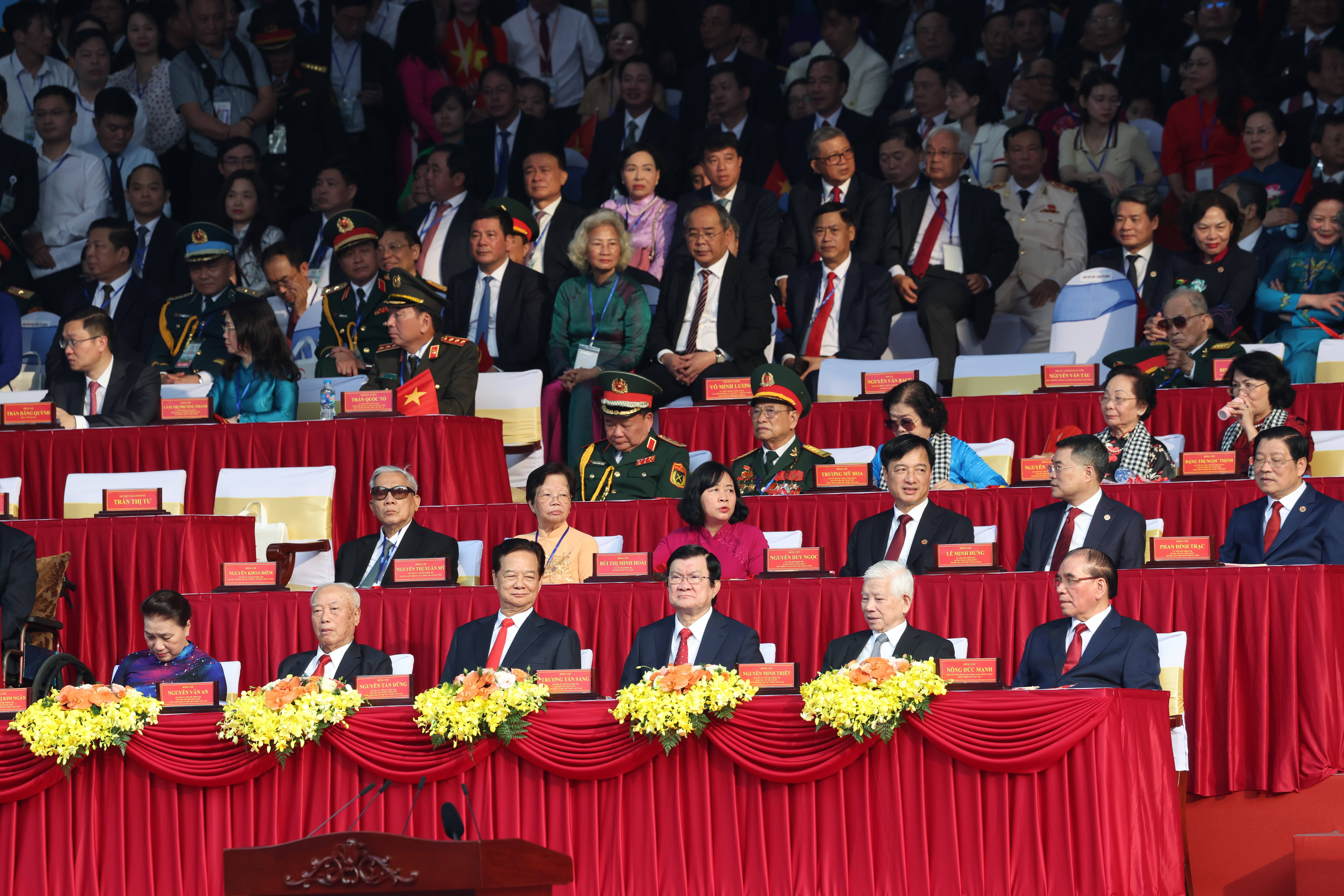 Những hình ảnh ấn tượng tại Lễ Kỷ niệm 50 năm Ngày Giải phóng miền Nam, thống nhất đất nước