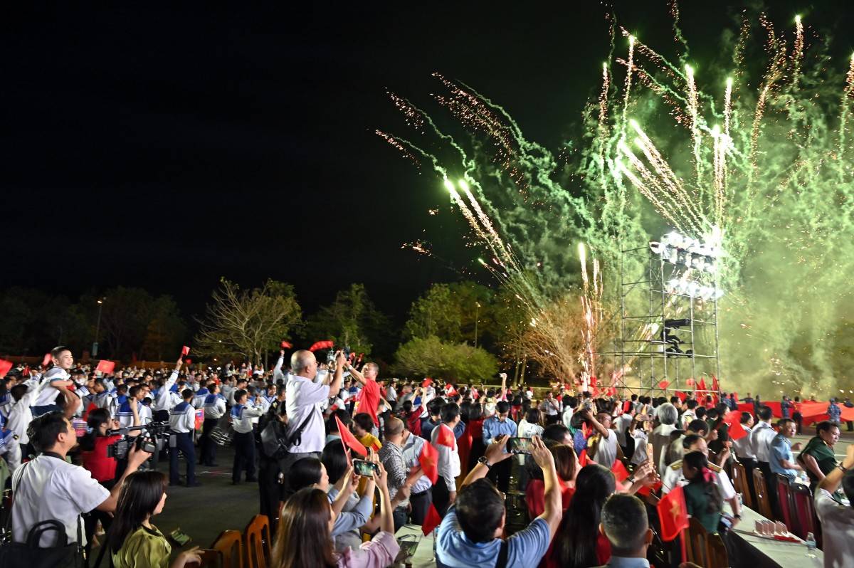 Chương trình chính luận nghệ thuật 