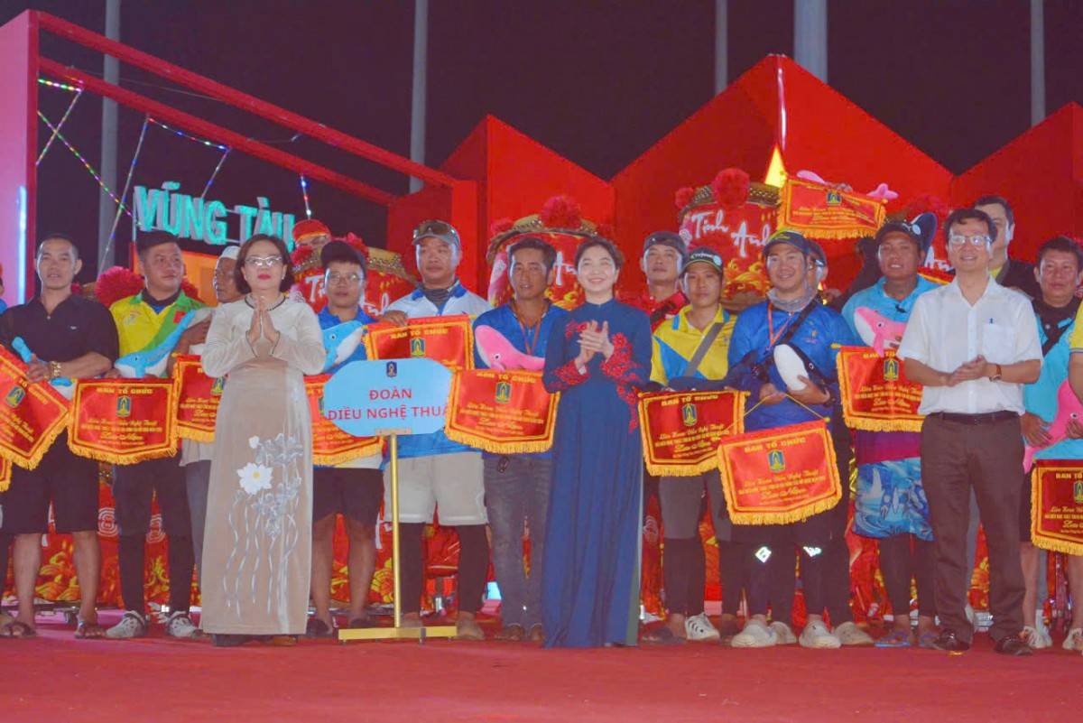 Bà Rịa – Vũng Tàu: Rực rỡ ngày hội Biển thu hút khách du lịch đến với dịp lễ 30/4 và 1/5