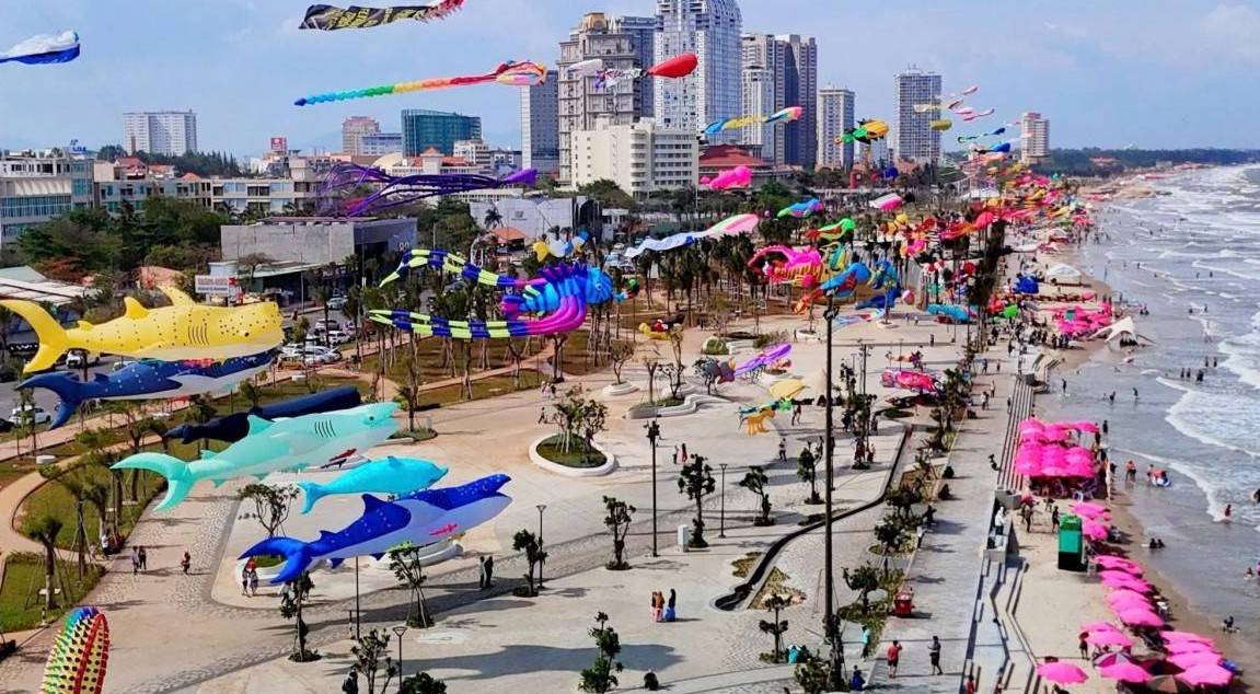 Bà Rịa – Vũng Tàu: Rực rỡ ngày hội Biển thu hút khách du lịch đến với dịp lễ 30/4 và 1/5