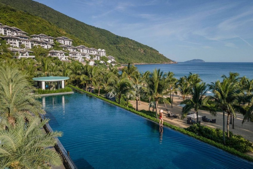 Sun Group mang đến nhiều công trình giải trí - nghỉ dưỡng đẳng cấp khắp Việt Nam, trong đó có InterContinental Danang Sun Peninsula Resort 3 lần được vinh danh là Khu nghỉ dưỡng sang trọng hàng đầu thế giới