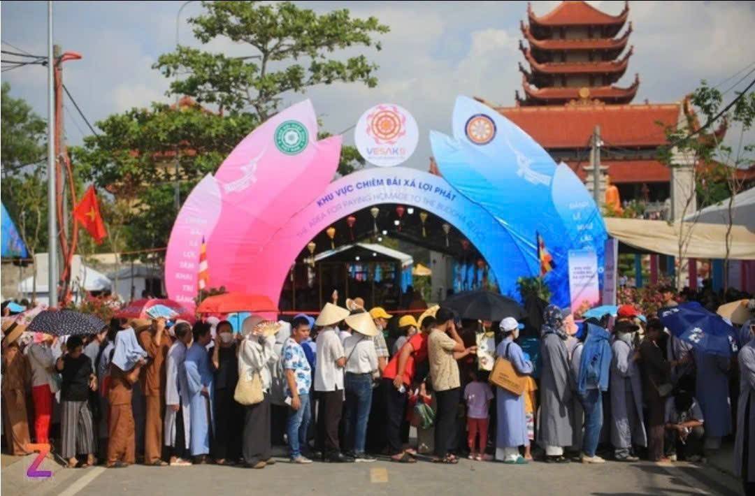 Ban tổ chức Vesak khuyến cáo tới người dân khi chiêm bái Xá lợi Đức Phật tại chùa Thanh Tâm