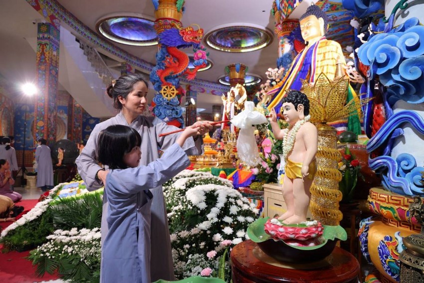 Đại Bảo tháp Mandala Tây Thiên hân hoan đón mừng Phật đản Vesak 2025
