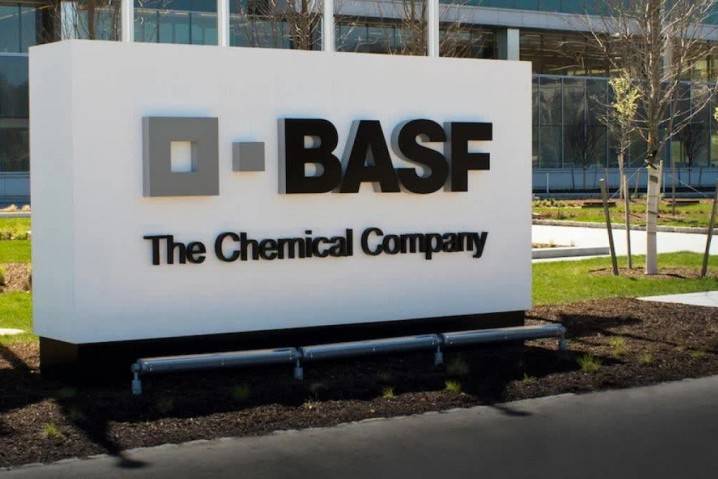 Gã khổng lồ hóa chất Đức BASF giữ nguyên triển vọng 2025 bất chấp thuế quan
