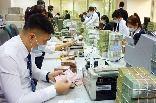 Lãi suất ngân hàng ngày 24/6/2025: Kỳ hạn 12 tháng vượt 7,7%