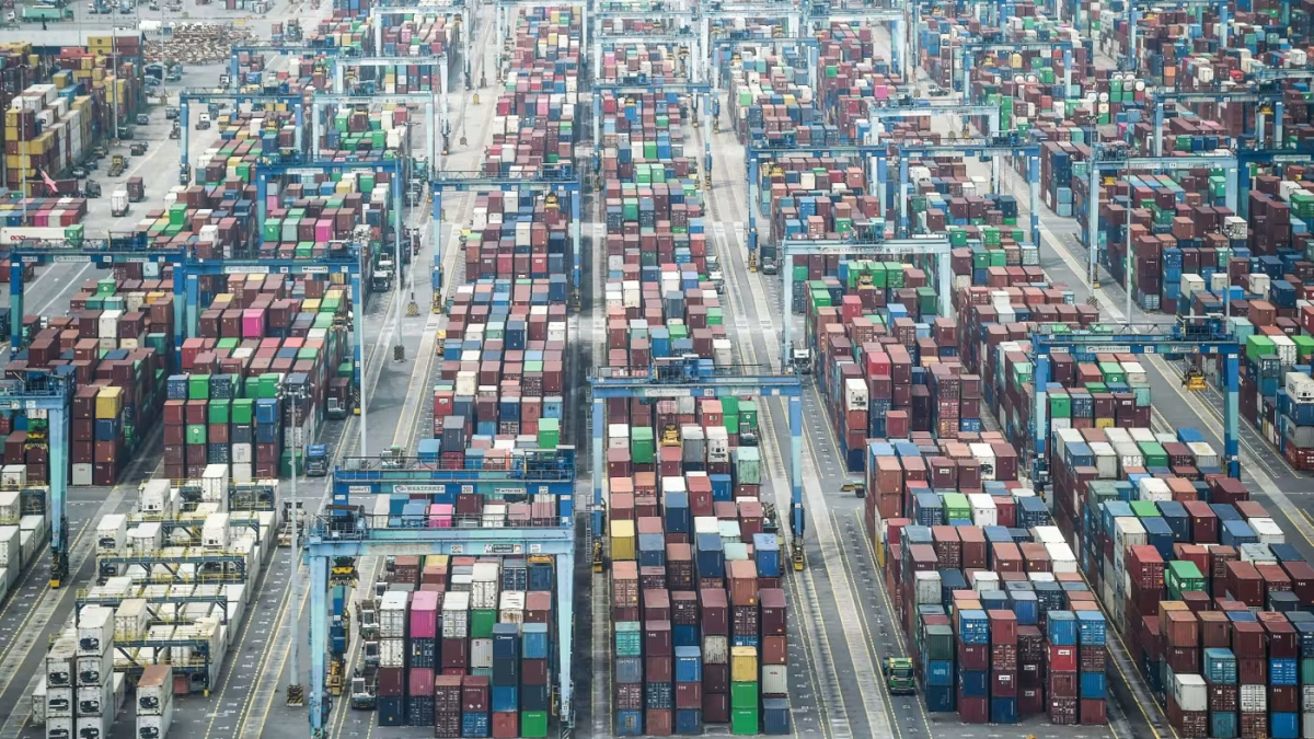 Trung Quốc: Nở rộ dịch vụ “rửa” nguồn gốc hàng hóa để né thuế quan của Mỹ