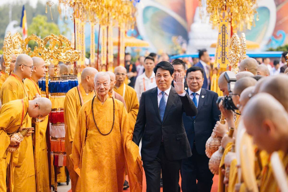 đồng chí Lương Cường- Chủ tịch nước Cộng Hoà xã Hội chủ Nghĩa Việt Nam đồng chí Lương Cường- Chủ tịch nước Cộng Hoà xã Hội chủ Nghĩa Việt Nam