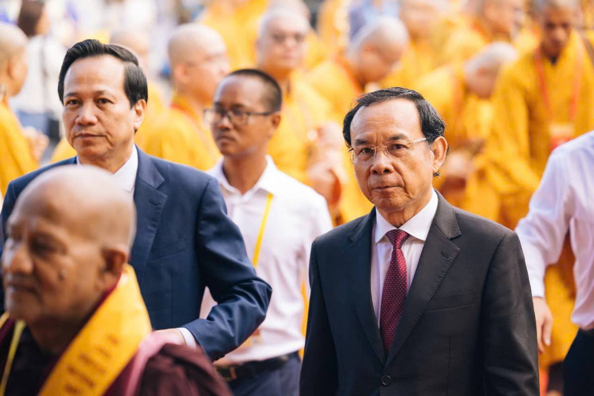 Ông Nguyên Văn Nên- Bí thư thành uỷ thnhf phố đến tham dự Đại lễ Ông Nguyên Văn Nên- Bí thư thành uỷ thnhf phố đến tham dự Đại lễ