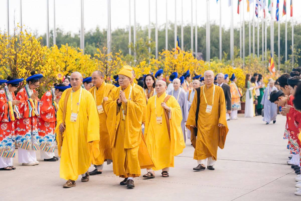 Đại lễ Vesak Liên Hợp Quốc 2025: Đoàn kết và bao dung vì nhân phẩm con người - Tuệ giác Phật giáo vì hòa bình thế giới và phát triển bền vững Đại lễ Vesak Liên Hợp Quốc 2025: Đoàn kết và bao dung vì nhân phẩm con người - Tuệ giác Phật giáo vì hòa bình thế giới và phát triển bền vững