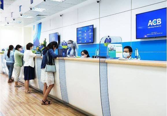 Gia đình nữ đại gia âm thầm gom cổ phiếu ngân hàng ACB là ai?