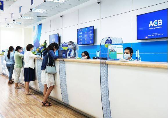 Gia đình nữ đại gia âm thầm gom cổ phiếu ngân hàng ACB là ai?