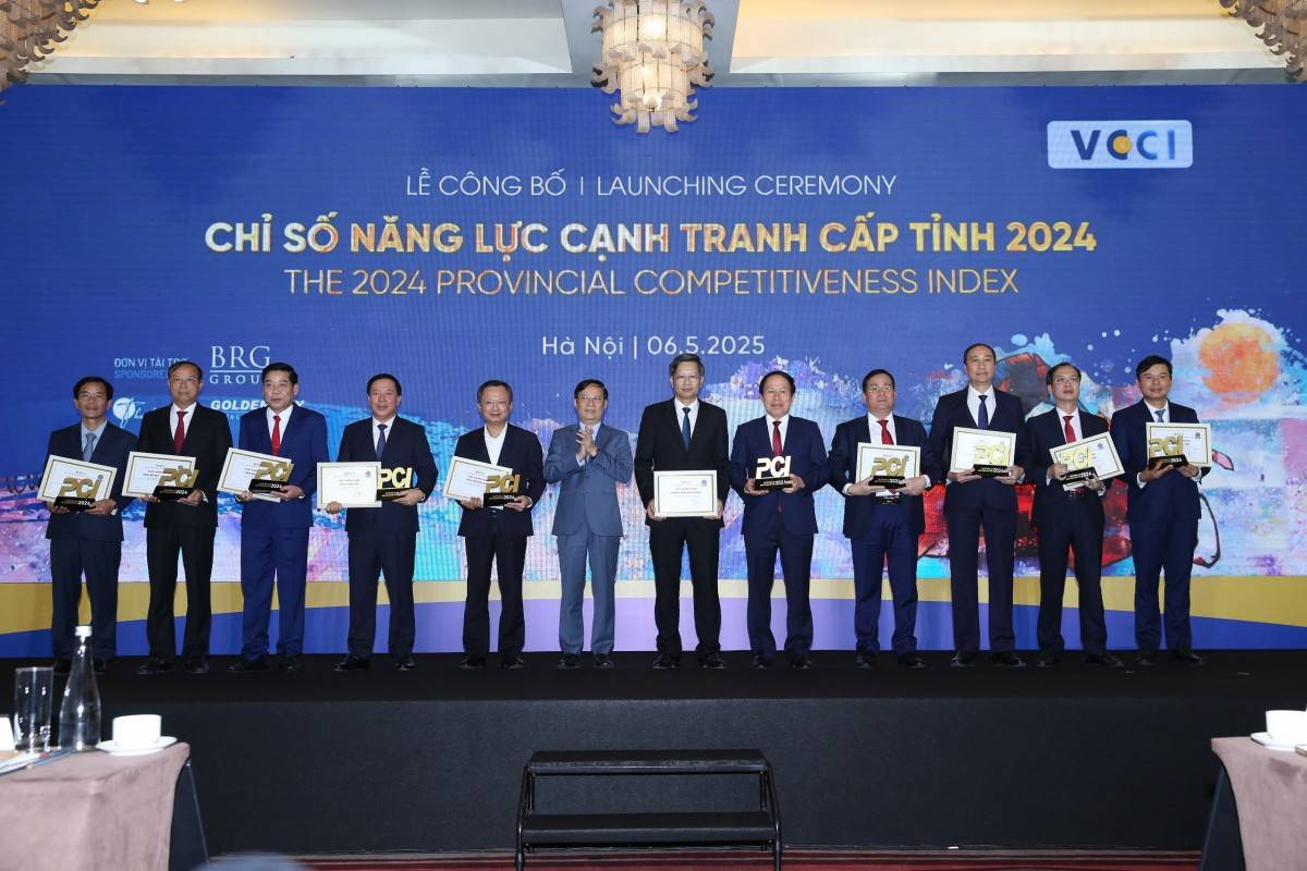 Trao giải Chỉ số năng lực cạnh tranh cấp tỉnh 2024