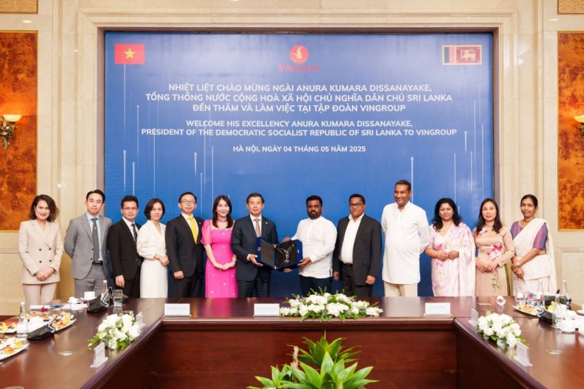 Tổng thống Sri Lanka chụp ảnh lưu niệm cùng ban lãnh đạo Tập đoàn Vingroup và các công ty trong hệ sinh thái.