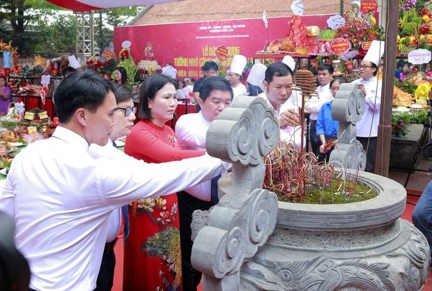 100 mâm lễ trang trọng dâng lên Hoàng tử Lang Liêu - Tổ nghề Đầu bếp Việt Nam