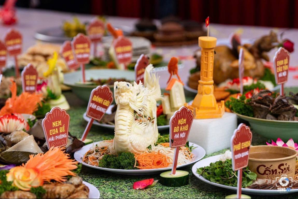 100 mâm lễ trang trọng dâng lên Hoàng tử Lang Liêu - Tổ nghề Đầu bếp Việt Nam