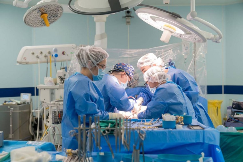  TS.BS Đào Đức Dũng là phẫu thuật viên chính