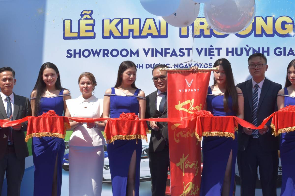 VinFast Việt Huỳnh Gia chính thức khai trương Showroom 3S tại Thuận An, Bình Dương VinFast Việt Huỳnh Gia chính thức khai trương Showroom 3S tại Thuận An, Bình Dương