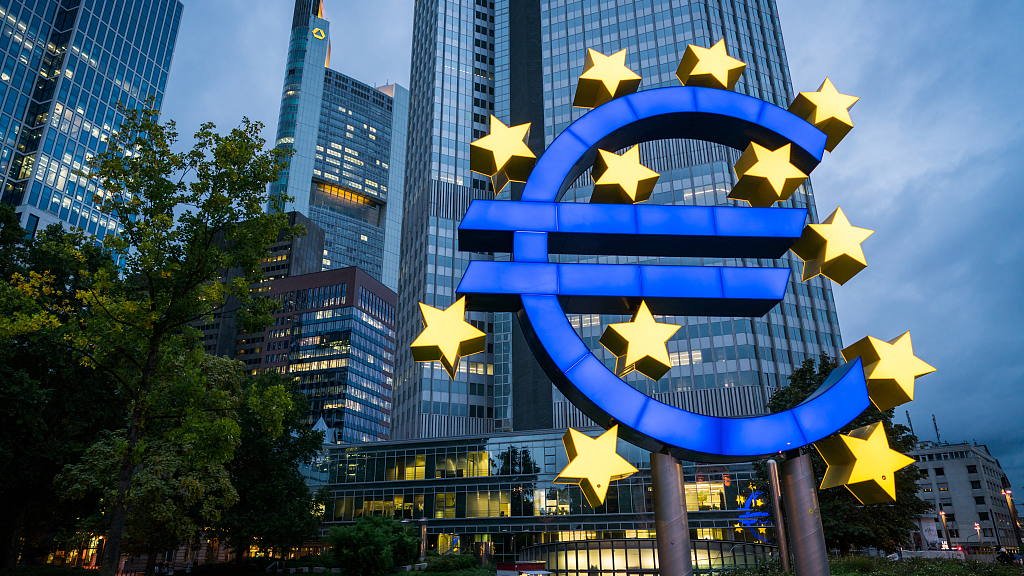 Vì sao đồng euro mạnh lên khiến các doanh nghiệp châu Âu lo lắng?
