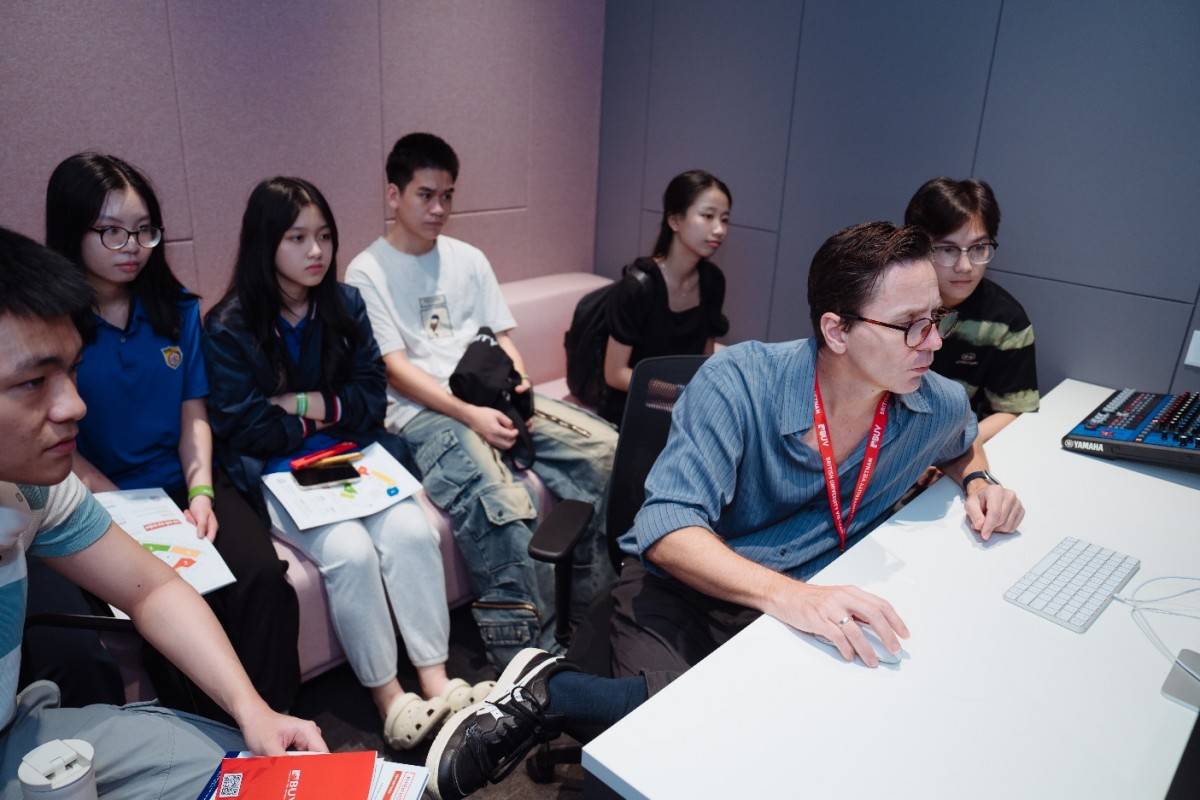 Thị trường điện ảnh phát triển mạnh mẽ mang đến nhiều chương trình đào tạo cho các bạn trẻ đam mê sáng tạo.