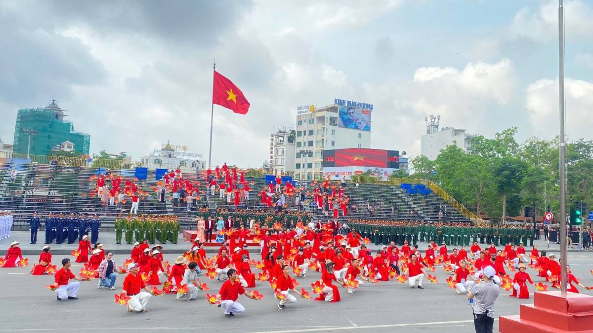 Hải Phòng tổ chức hợp luyện lần 3 Chương trình duyệt đội ngũ và diễu hành quần chúng kỷ niệm 70 năm Ngày Giải phóng
