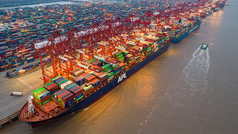 Xuất khẩu Trung Quốc sang Mỹ giảm mạnh, nhưng bùng nổ với các đối tác khác