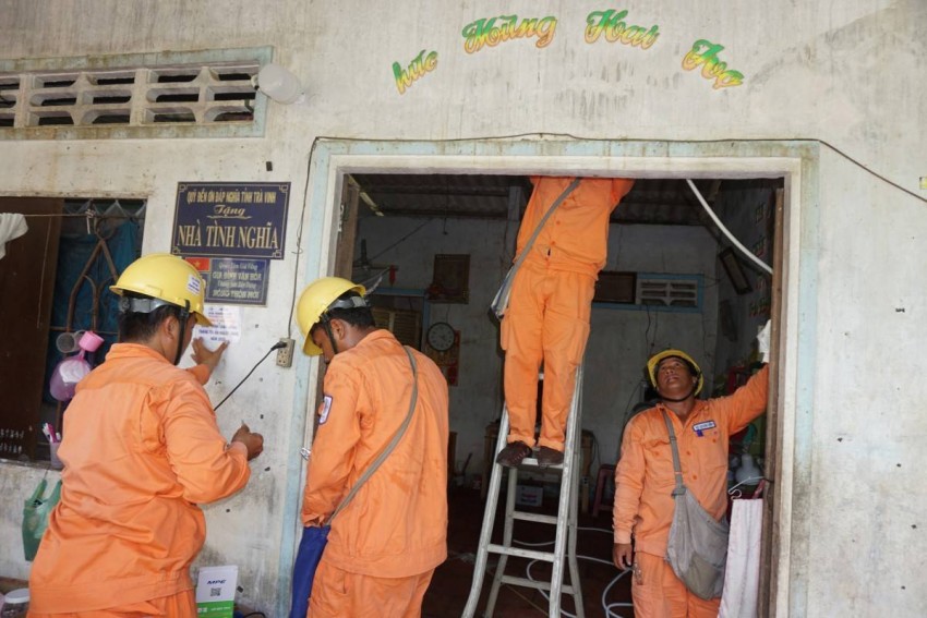 Giá điện tăng từ 10/5, hộ nghèo và gia đình chính sách tiếp tục được hỗ trợ