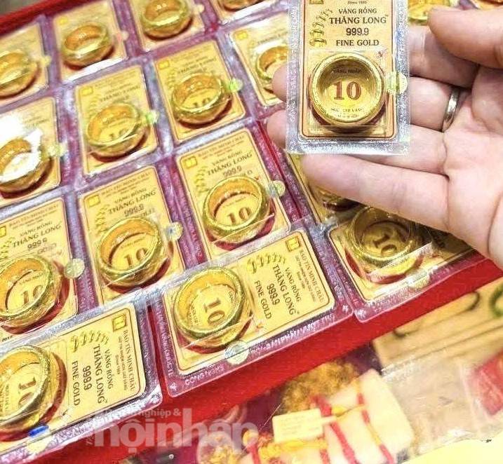 Tác động chính sách thuế quan của Mỹ: Giá vàng tuần tới “bay, lắc” ra sao?