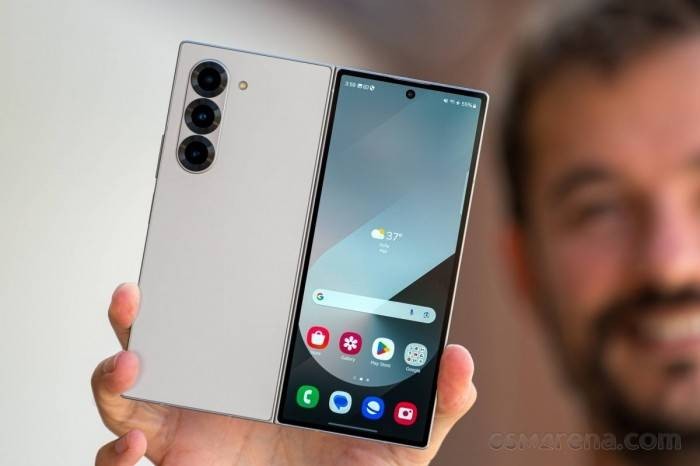 Galaxy Z Fold6 giảm giá gần 10 triệu đồng, đối đầu trực tiếp iPhone 16 Pro Max