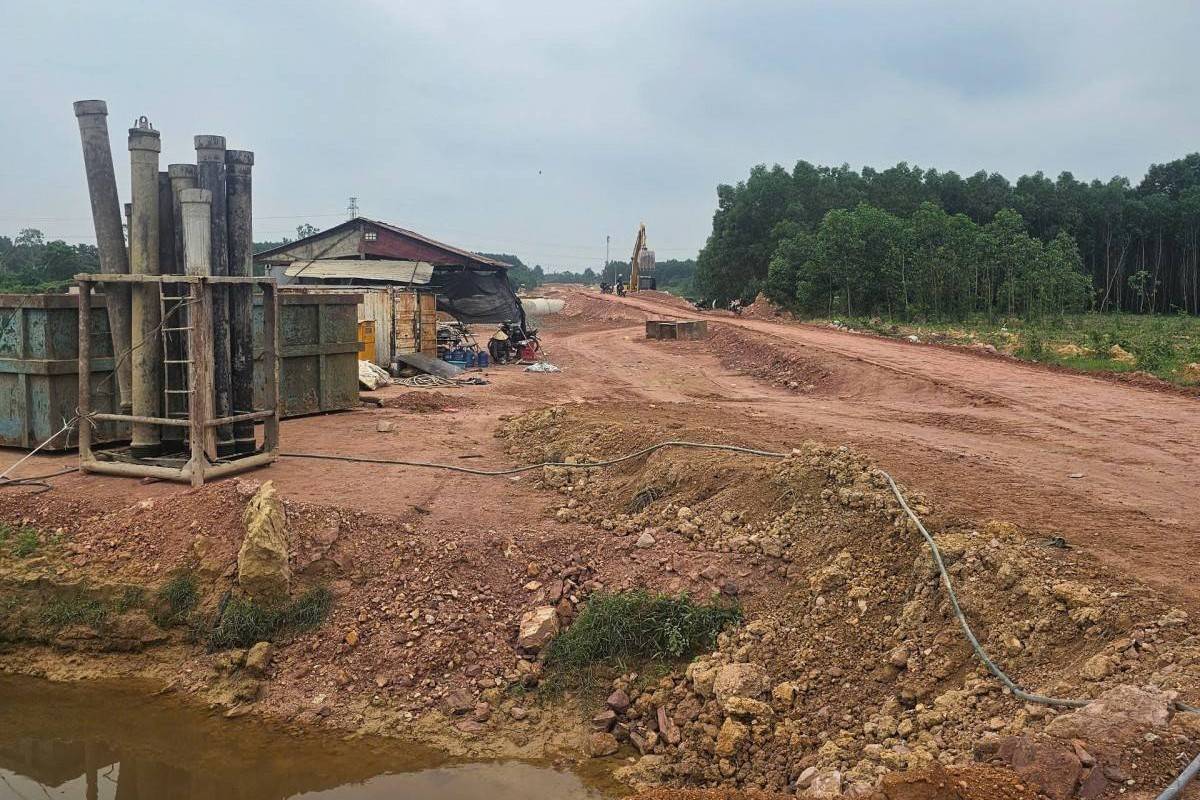 Quảng Trị: Dự án đường Hùng Vương tăng tốc thi công vượt mưa, quyết tâm về đích đúng hạn