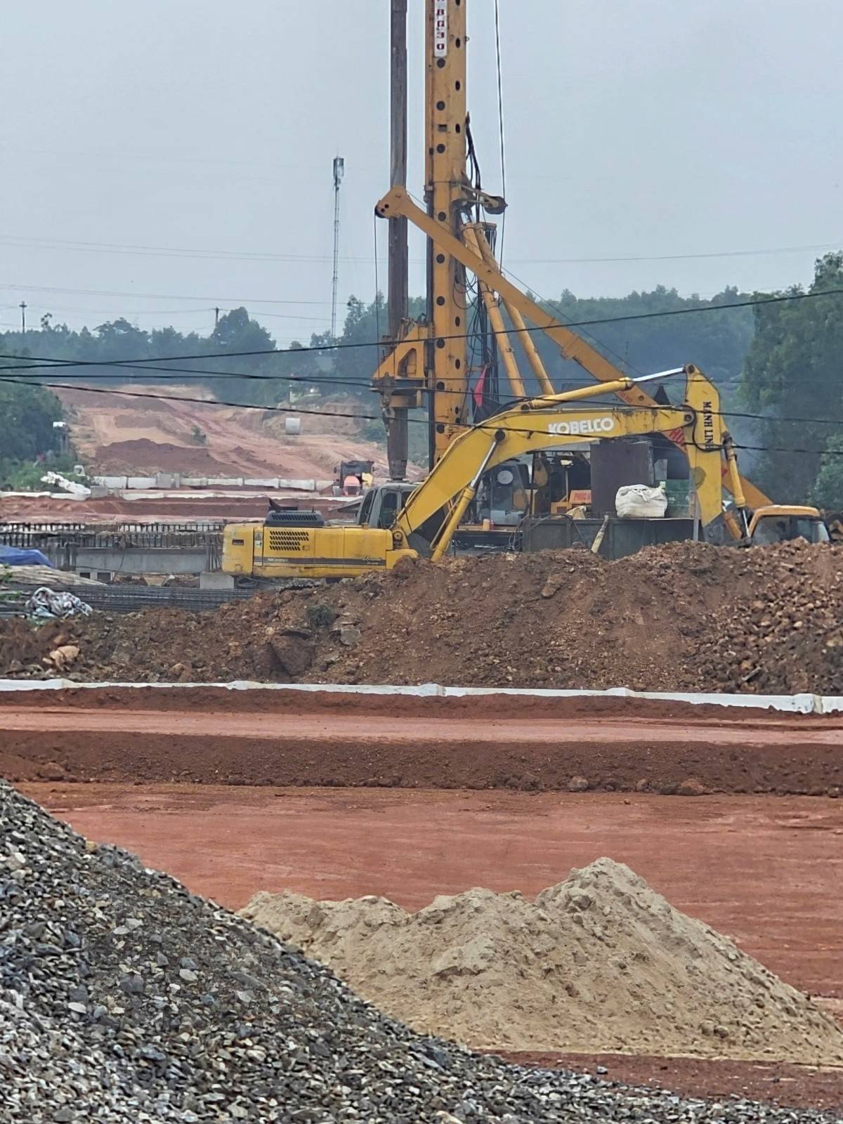 Quảng Trị: Dự án đường Hùng Vương tăng tốc thi công vượt mưa, quyết tâm về đích đúng hạn