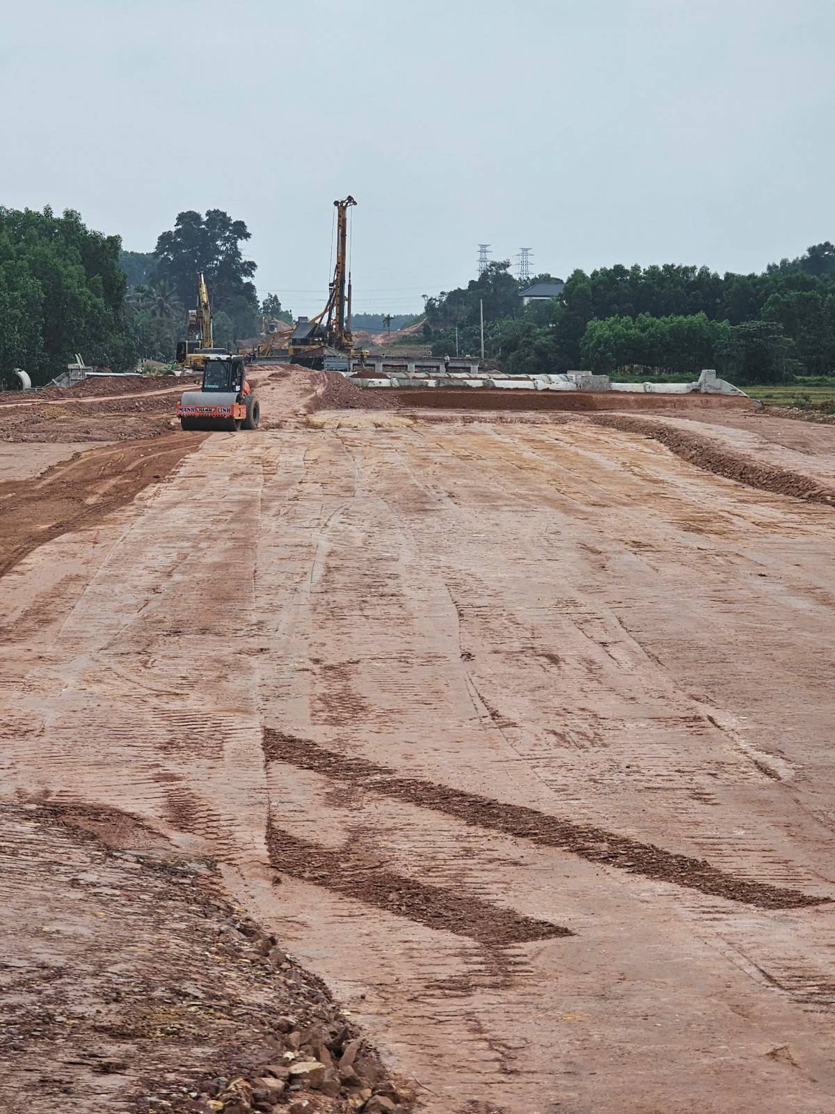 Quảng Trị: Dự án đường Hùng Vương tăng tốc thi công vượt mưa, quyết tâm về đích đúng hạn