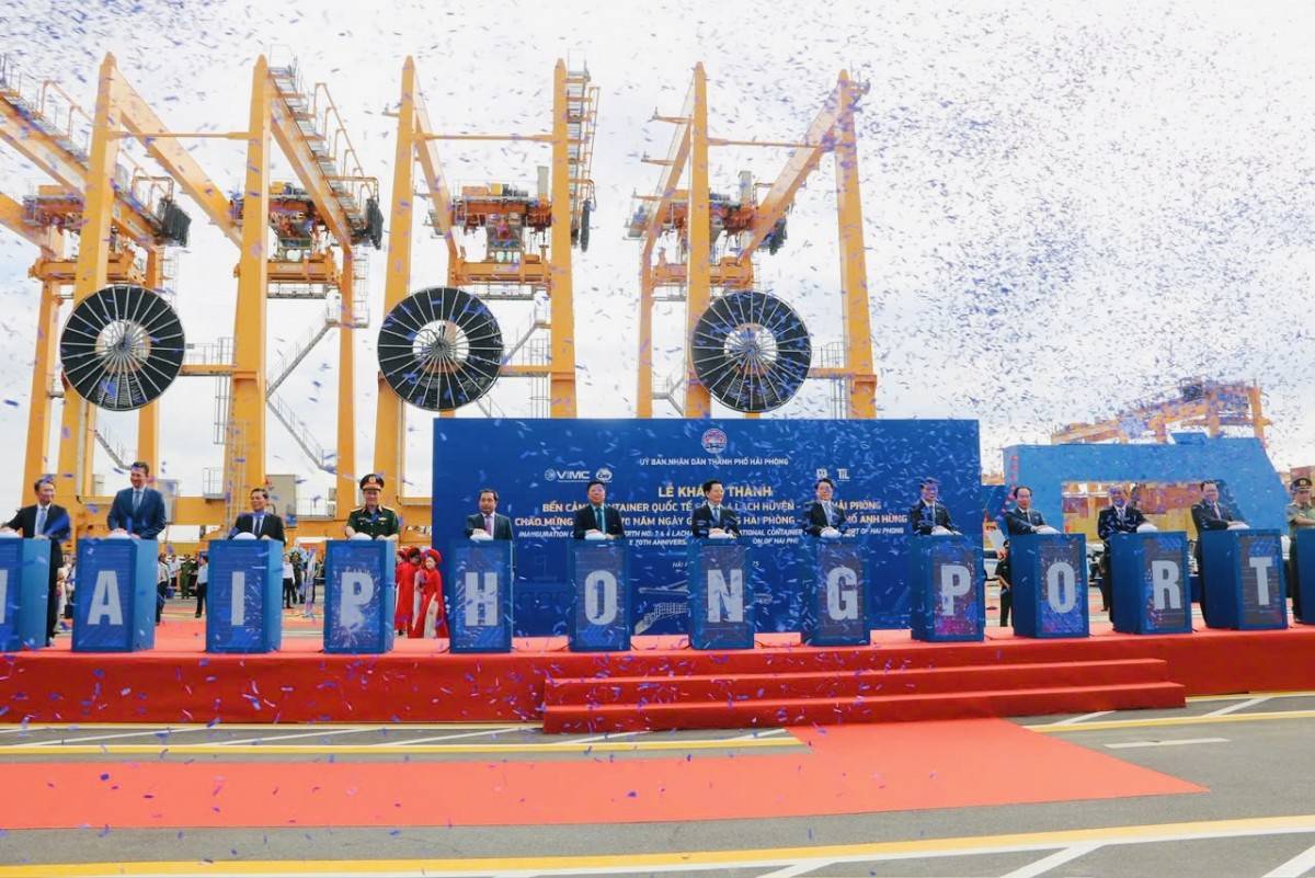 Chủ tịch nước Lương Cường và các đại biểu khánh thành Cảng container quốc tế TIL Cảng Hải Phòng - HTIT (Bến số 3, số 4 - Khu bến cảng Lạch Huyện)