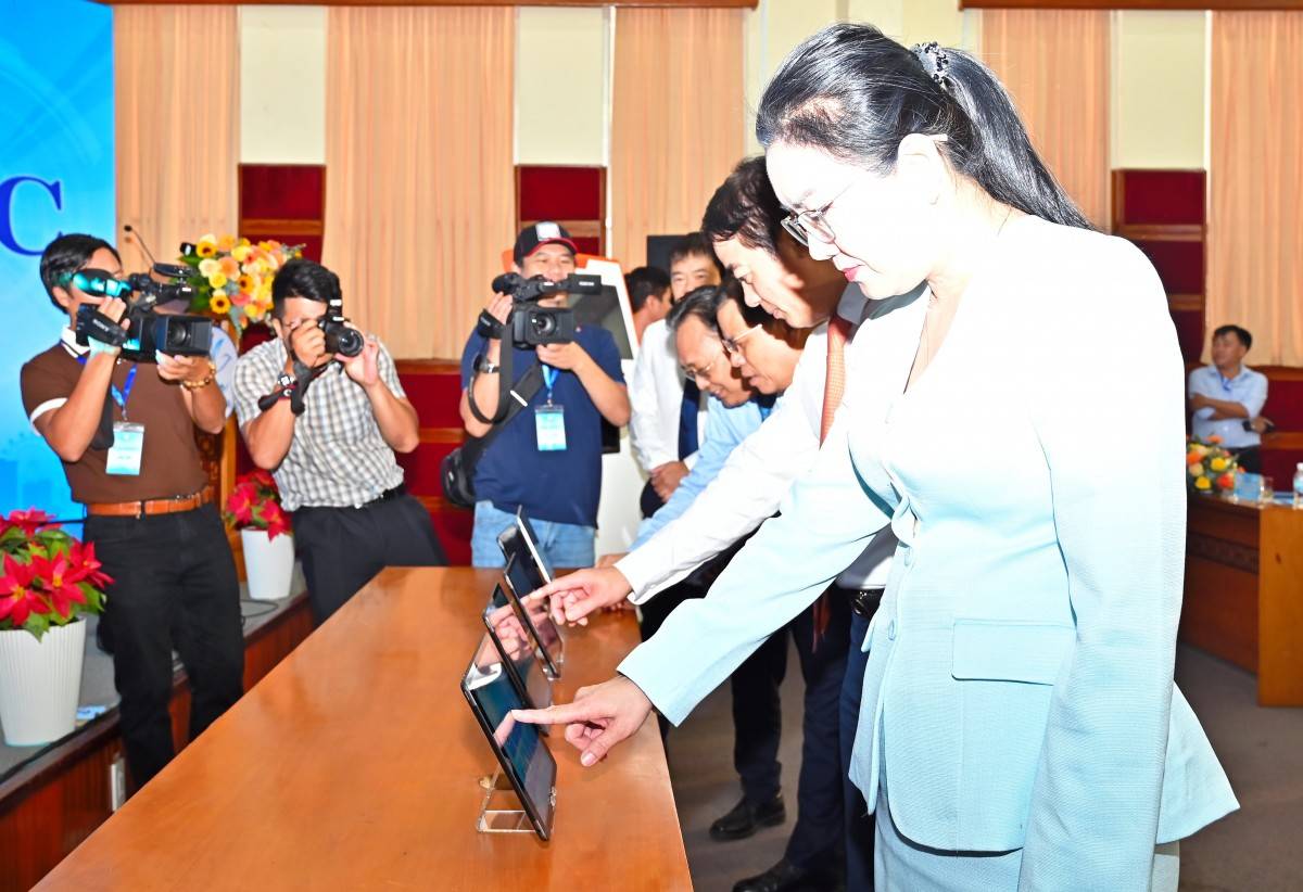 Trung tâm Giám sát điều hành thông minh tỉnh (IOC) Khánh Hòa đi vào hoạt động