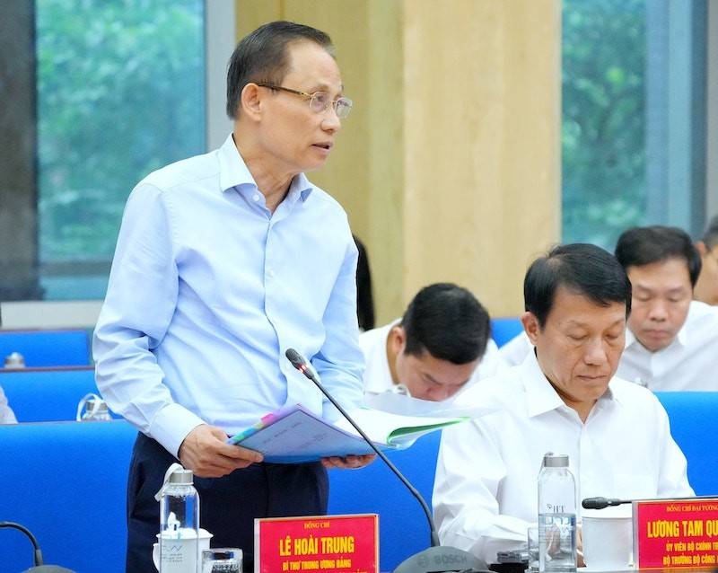 Ông Lê Hoài Trung - Bí thư Trung ương Đảng, Chánh Văn phòng Trung ương Đảng phát biểu tại buổi làm việc.