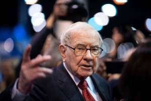 Nhà đầu tư huyền thoại Warren Buffett tiết lộ lý do rời ghế CEO ở tuổi 94