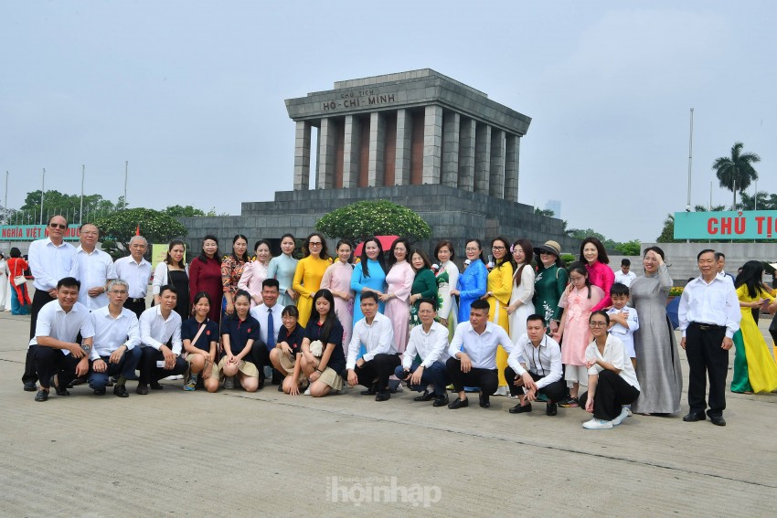 Đảng ủy khối doanh nghiệp quận Thanh Xuân tổ chức dâng hương, dâng hoa tại Lăng Chủ tịch Hồ Chí Minh