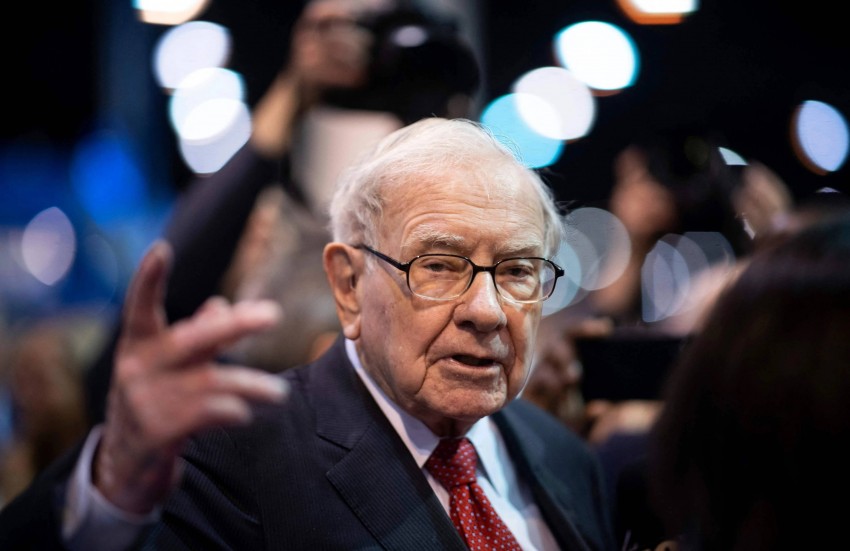 Nhà đầu tư huyền thoại Warren Buffett tiết lộ lý do rời ghế CEO ở tuổi 94
